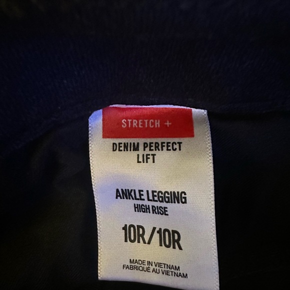 Express Button Fly Jeggings - Picture 4 of 8